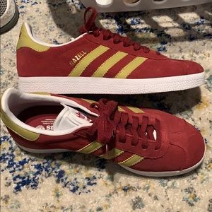 Brand new adidas gazelle. Burgundy and gold